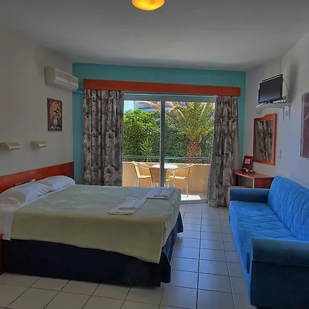 Apartahotel Seafront 3*