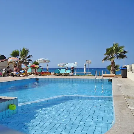 Apartahotel Seafront 3*