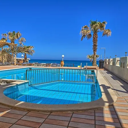 Seafront Aparthotel 3*