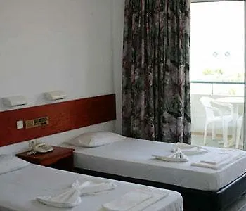 Seafront Aparthotel 3*