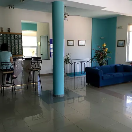 Seafront Aparthotel 3*
