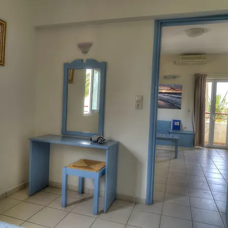 Seafront Aparthotel 3*