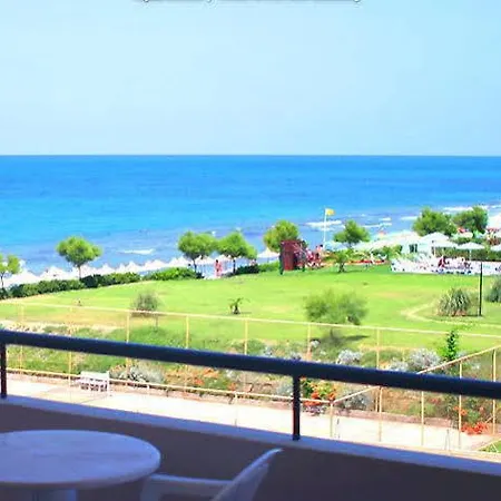 Seafront Aparthotel 3*