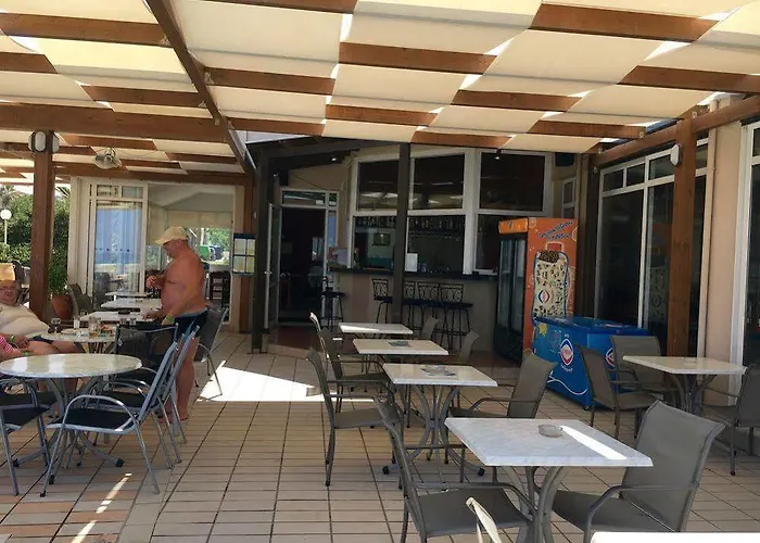 Seafront アパートホテル