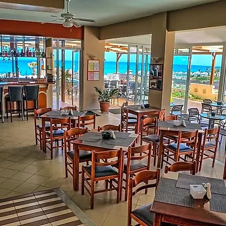 Seafront Aparthotel 3*